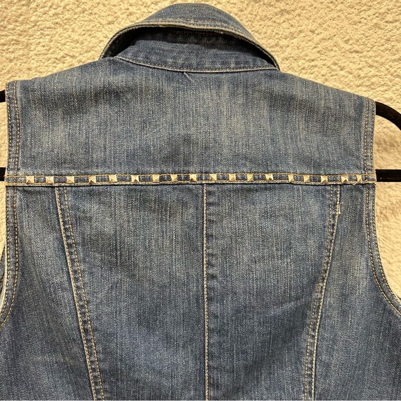 New York Company xs women’s blue denim crop vest, studs on the front 2 pockets - Picture 2 of 6